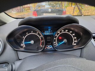 2016 Ford Fiesta Mk6 Рестайлинг, чёрный, 950000 рублей, вид 4