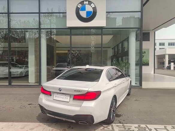 2023 BMW 5 серии Long 530Li VII (G30/G31/G38) Рестайлинг, белый, 5600000 рублей - вид 2