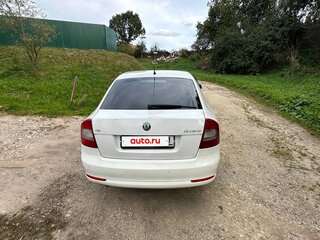 2012 Skoda Octavia II (A5) Рестайлинг, белый, 630000 рублей, вид 3