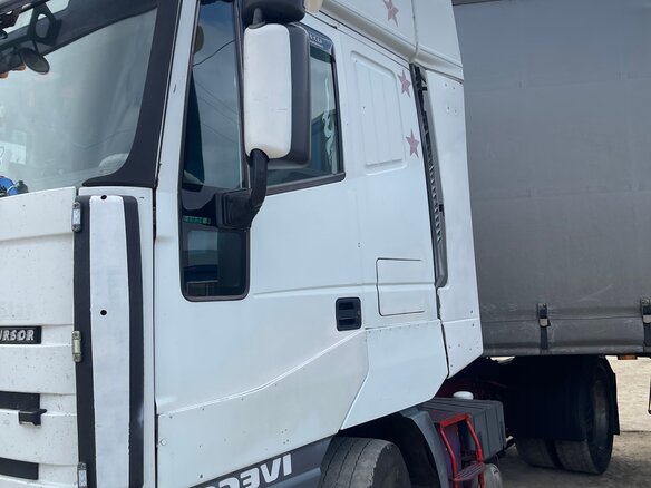 2002 Iveco EuroStar, белый, 2550000 рублей - вид 2