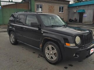 2007 Jeep Liberty (Patriot), чёрный, 500000 рублей, вид 2