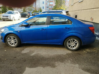2013 Chevrolet Aveo II, синий, 800000 рублей, вид 3