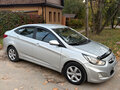 2013 Hyundai Solaris I, серебристый, 800000 рублей - вид 2