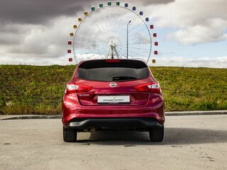 2015 Nissan Tiida II, красный, 1000000 рублей, вид 4