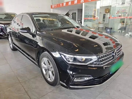 2025 Volkswagen Magotan B8 Рестайлинг, чёрный, 1800000 рублей, вид 1