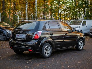 2010 Kia Rio II Рестайлинг, чёрный, 420000 рублей, вид 2