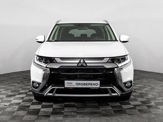 2019 Mitsubishi Outlander III Рестайлинг 3, белый, 1999000 рублей, вид 2