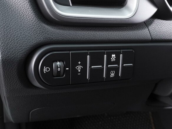 2022 Kia Ceed III Рестайлинг, белый, 1900000 рублей - вид 16