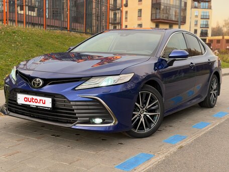 2021 Toyota Camry VIII (XV70) Рестайлинг, синий, 2850000 рублей, вид 5