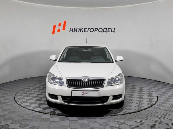 2013 Skoda Octavia II (A5) Рестайлинг, белый, 859000 рублей - вид 2