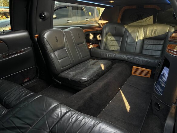 2000 Lincoln Town Car III, чёрный - вид 8