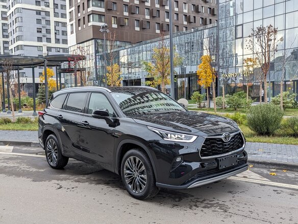 2026 Toyota Highlander IV (XU70), чёрный, 5390000 рублей