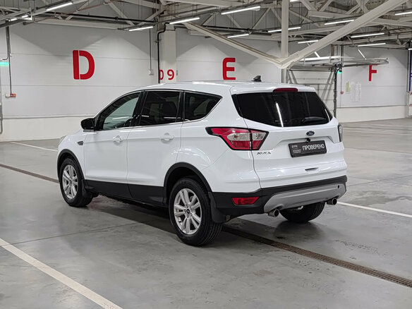 2018 Ford Kuga II Рестайлинг, белый, 1670000 рублей - вид 6