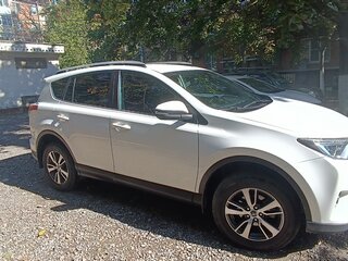 2017 Toyota RAV4 IV (XA40) Рестайлинг, белый, 2270000 рублей, вид 3