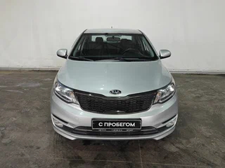 2015 Kia Rio III Рестайлинг, серебристый, 792000 рублей, вид 2
