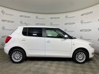 2013 Skoda Fabia II Рестайлинг, белый, 549900 рублей, вид 4