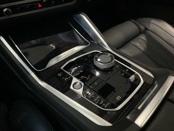2024 BMW X6 40i III (G06) Рестайлинг, белый, 11960000 рублей - вид 16