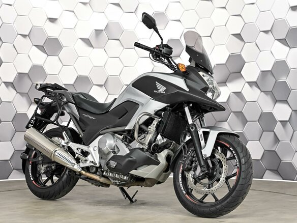 2013 Honda NC 700X, серебристый, 577000 рублей