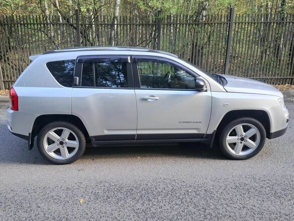 2011 Jeep Compass I Рестайлинг, серебристый, 990000 рублей - вид 15