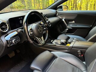 2019 Mercedes-Benz CLA 180 d II (C118, X118), чёрный, 2200000 рублей, вид 2