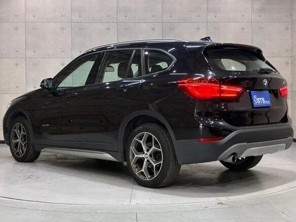 2017 BMW X1 18i sDrive II (F48), чёрный, 1390005 рублей - вид 6
