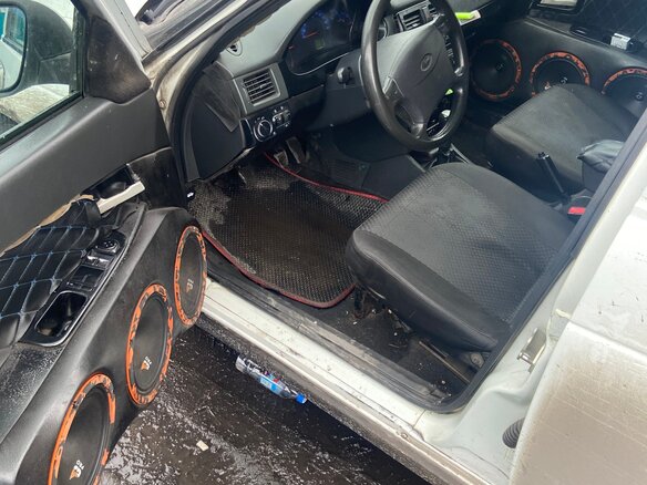 2011 Lada (ВАЗ) Priora I, белый, 250000 рублей - вид 5