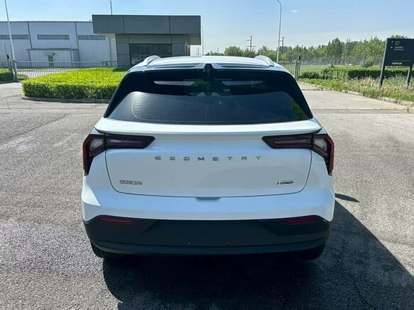 2023 Geely Geometry E 33.5 kWh, белый, 1350000 рублей - вид 4
