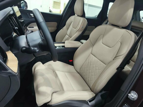 2025 Volvo XC60 II Рестайлинг 2, красный, 6290000 рублей - вид 11