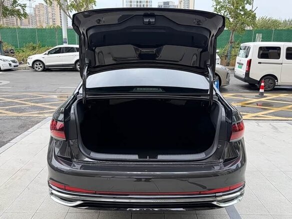 2022 Volkswagen Sagitar III Рестайлинг, чёрный, 1600000 рублей - вид 12
