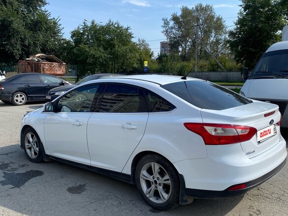 2012 Ford Focus III, белый, 620000 рублей - вид 2