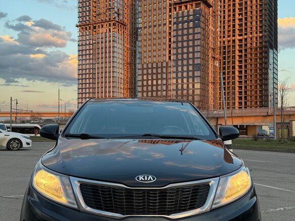 2014 Kia Rio III, чёрный, 1050000 рублей