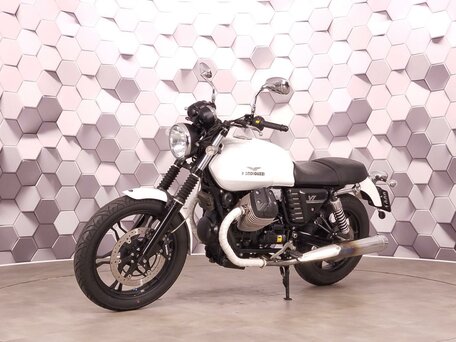 2013 Moto Guzzi V 7, белый, 489000 рублей, вид 2