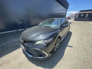 2023 Toyota Camry VIII (XV70) Рестайлинг, чёрный, 3900000 рублей, вид 2