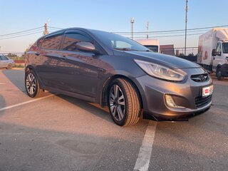 2012 Hyundai Solaris I, чёрный, 690000 рублей, вид 3