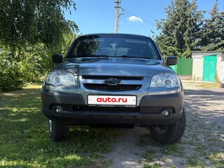 2018 Chevrolet Niva I Рестайлинг, серый, 780000 рублей, вид 1