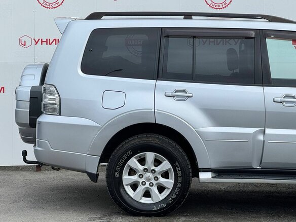 2012 Mitsubishi Pajero IV Рестайлинг 1, серебристый, 2299000 рублей - вид 16