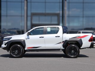 2026 Toyota Hilux VIII Рестайлинг 3, белый, 9500000 рублей, вид 4