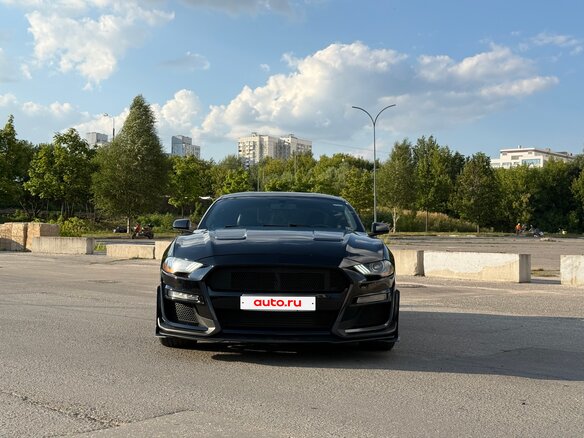 2020 Ford Mustang VI Рестайлинг, чёрный, 2400000 рублей - вид 1