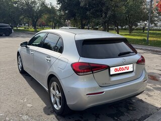 2018 Mercedes-Benz A-Класс 200 IV (W177), серебристый, 2200000 рублей, вид 4