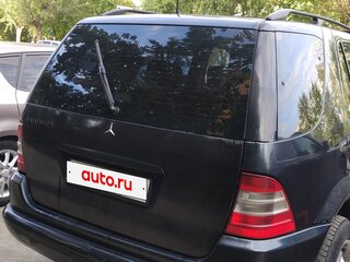 2000 Mercedes-Benz M-Класс 320 I (W163), синий, 435000 рублей, вид 2