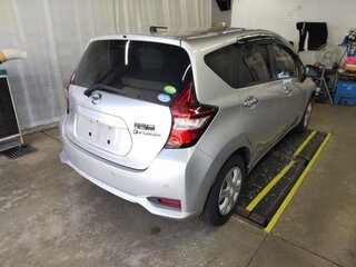 2020 Nissan Note e-Power III, серебристый, 1405000 рублей, вид 2