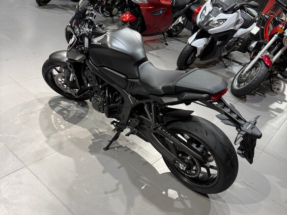 2023 Honda CB 650R, чёрный, 785000 рублей - вид 13