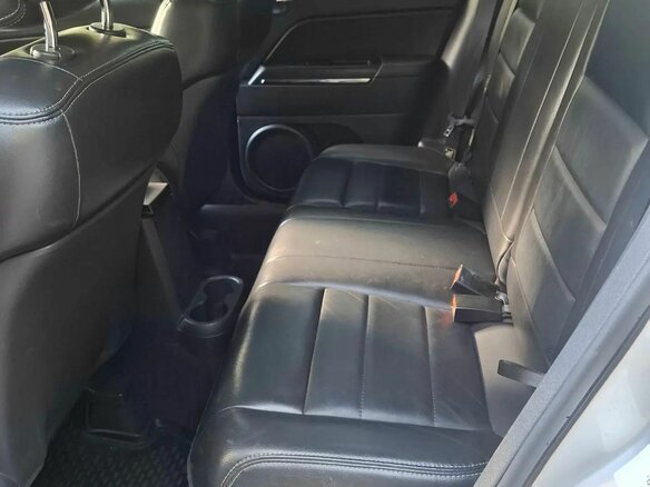 2011 Jeep Compass I Рестайлинг, серебристый, 990000 рублей - вид 21