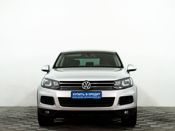 2012 Volkswagen Touareg II, серебристый, 1599000 рублей - вид 1