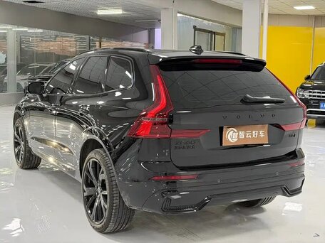 2026 Volvo XC60 II Рестайлинг 2, чёрный, 5121000 рублей, вид 4