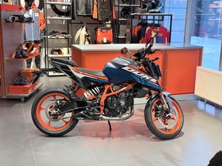 2025 KTM 390 Duke, синий, 699000 рублей, вид 2