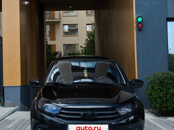 2015 Lada (ВАЗ) Granta I, чёрный, 415000 рублей
