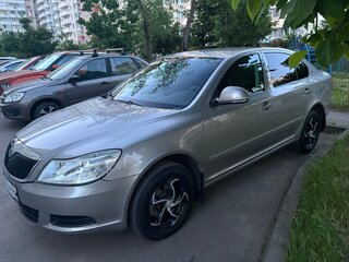 2011 Skoda Octavia II (A5) Рестайлинг, серый, 1100000 рублей, вид 2