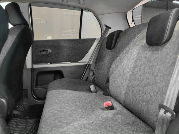 2010 Toyota Vitz II (XP90), белый, 650000 рублей - вид 14