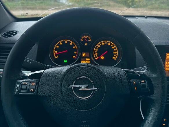 2007 Opel Astra H Рестайлинг, красный, 430000 рублей - вид 9